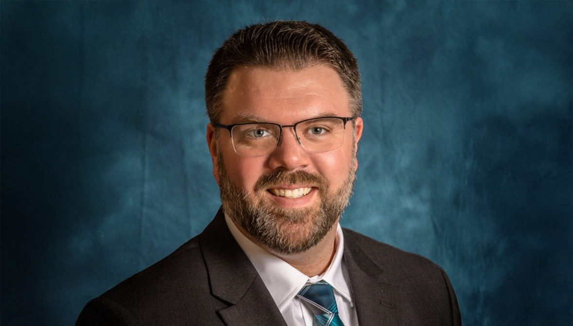 Elliot Hale Headshot